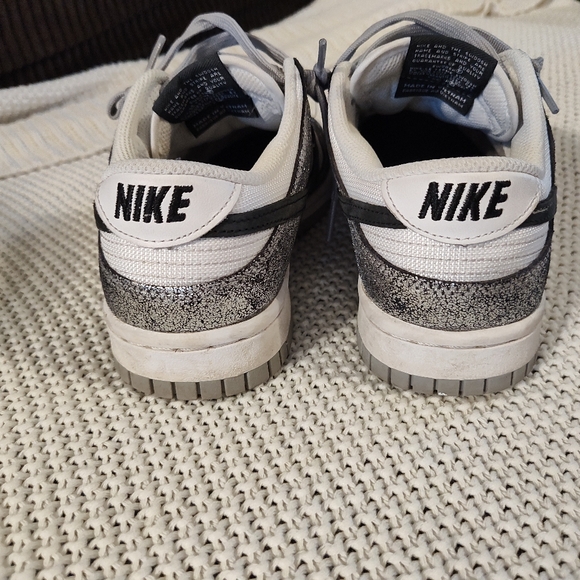 Nike sz 7 women - Picture 3 of 5